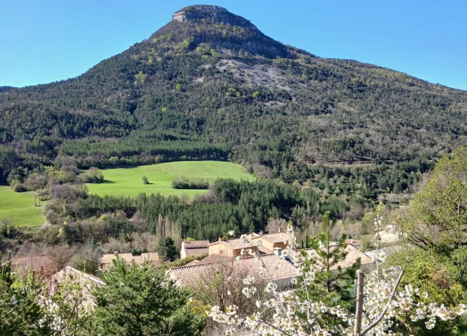 Les Terrasses Du Paradis Orpierre Gasthuis