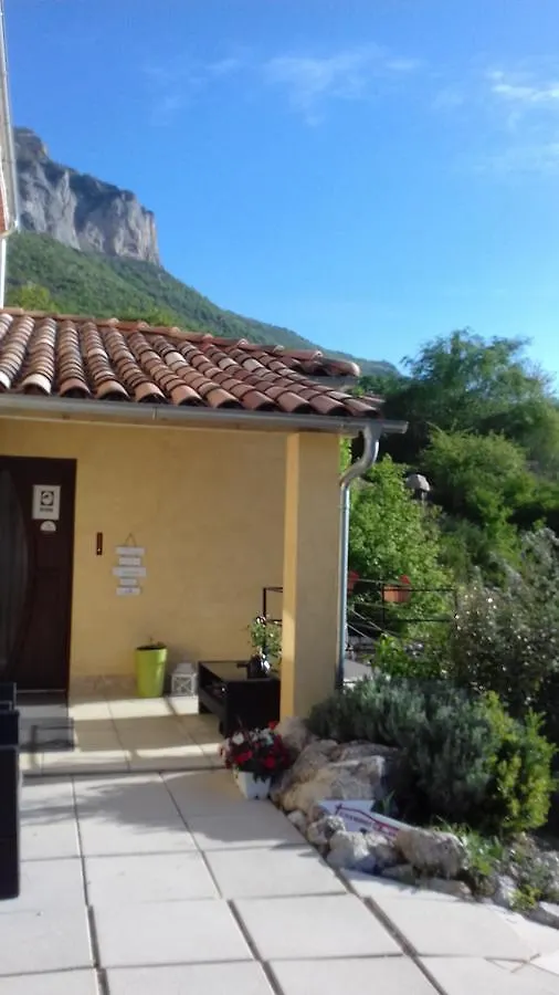 Les Terrasses Du Paradis Orpierre 0*,